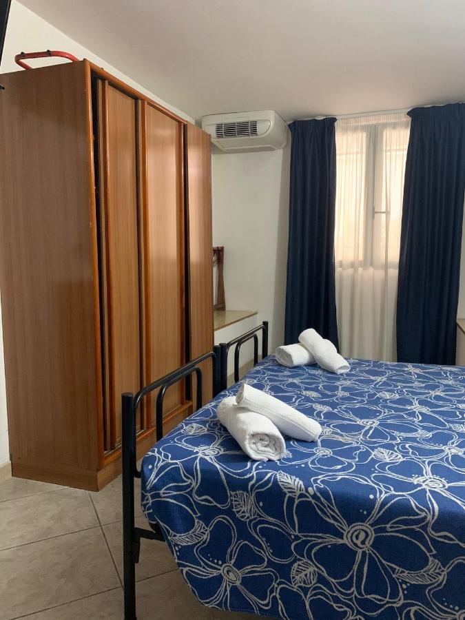 Hotel Villa Isola Римини Екстериор снимка